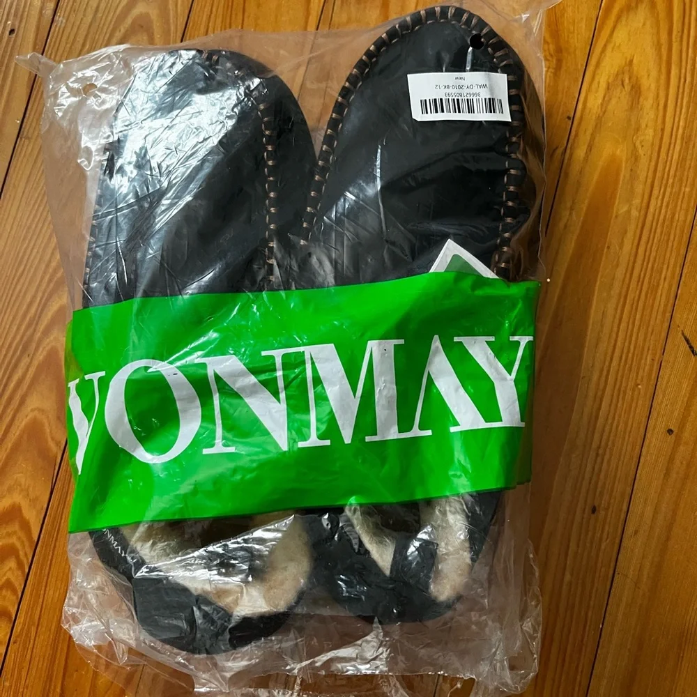 Vonmay Men’s Fuzzy Black Indoor Outdoor  Slippers